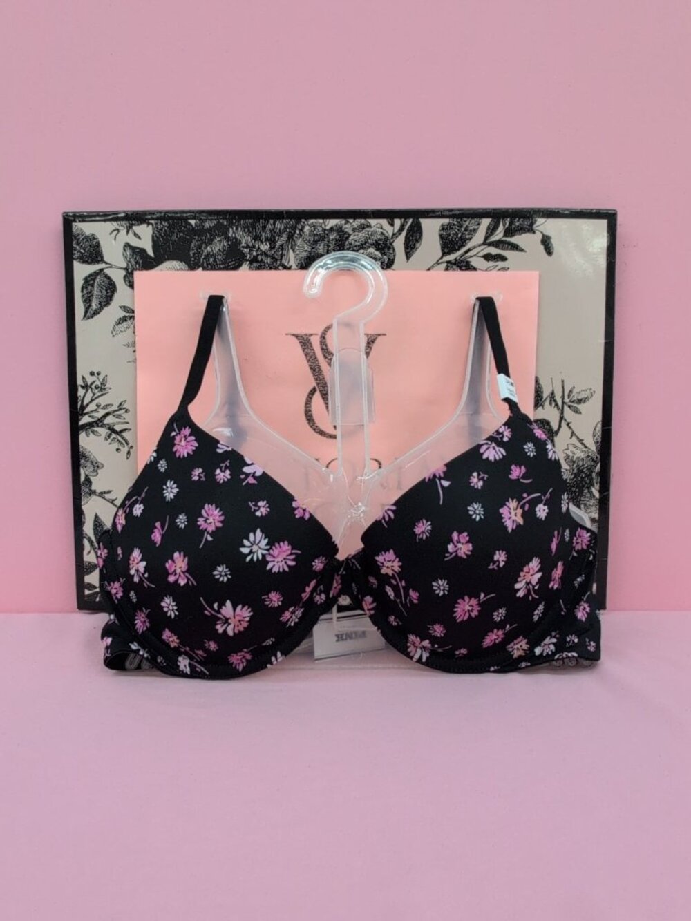 Victoria Secret Lightly Lined Full Coverage T Shirt Bra 36B Black Ground Floral